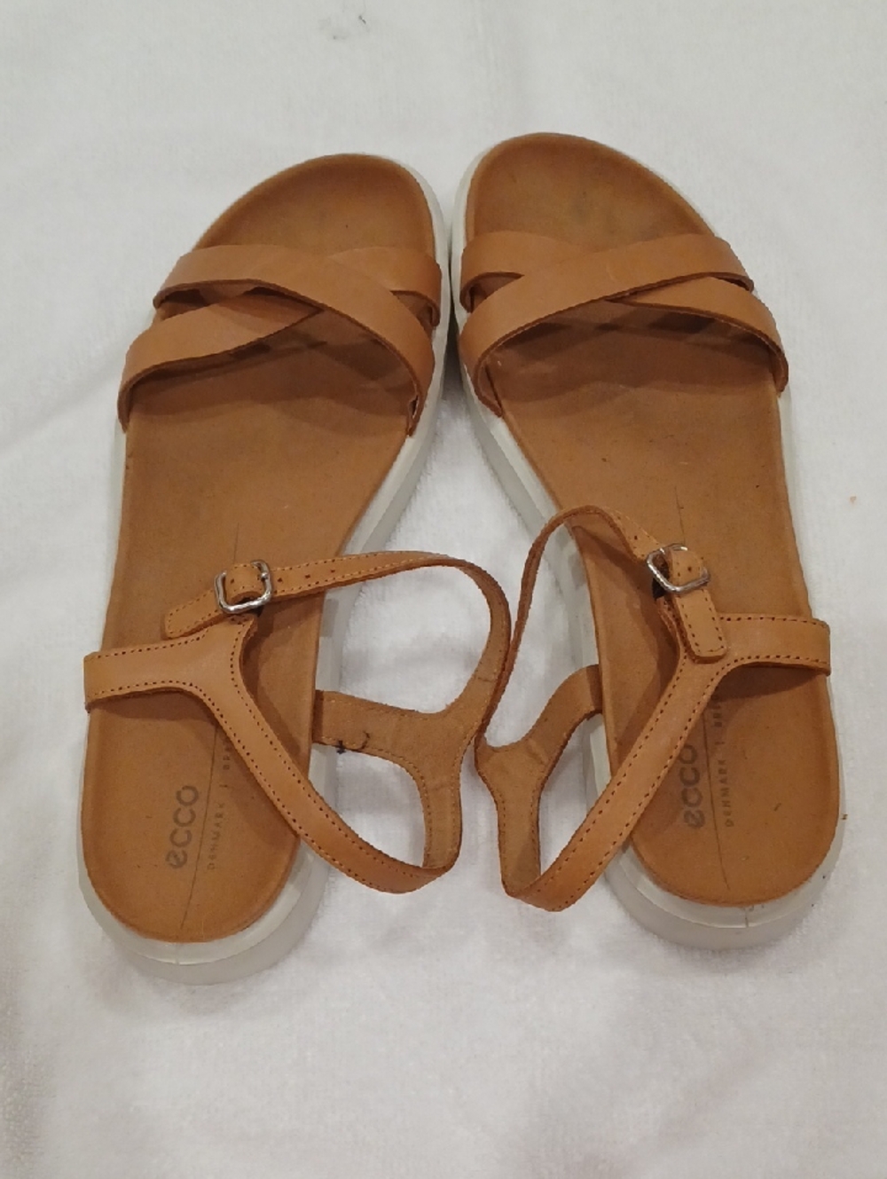 Ecco Women's Light Brown Leather Crisscross Sandals